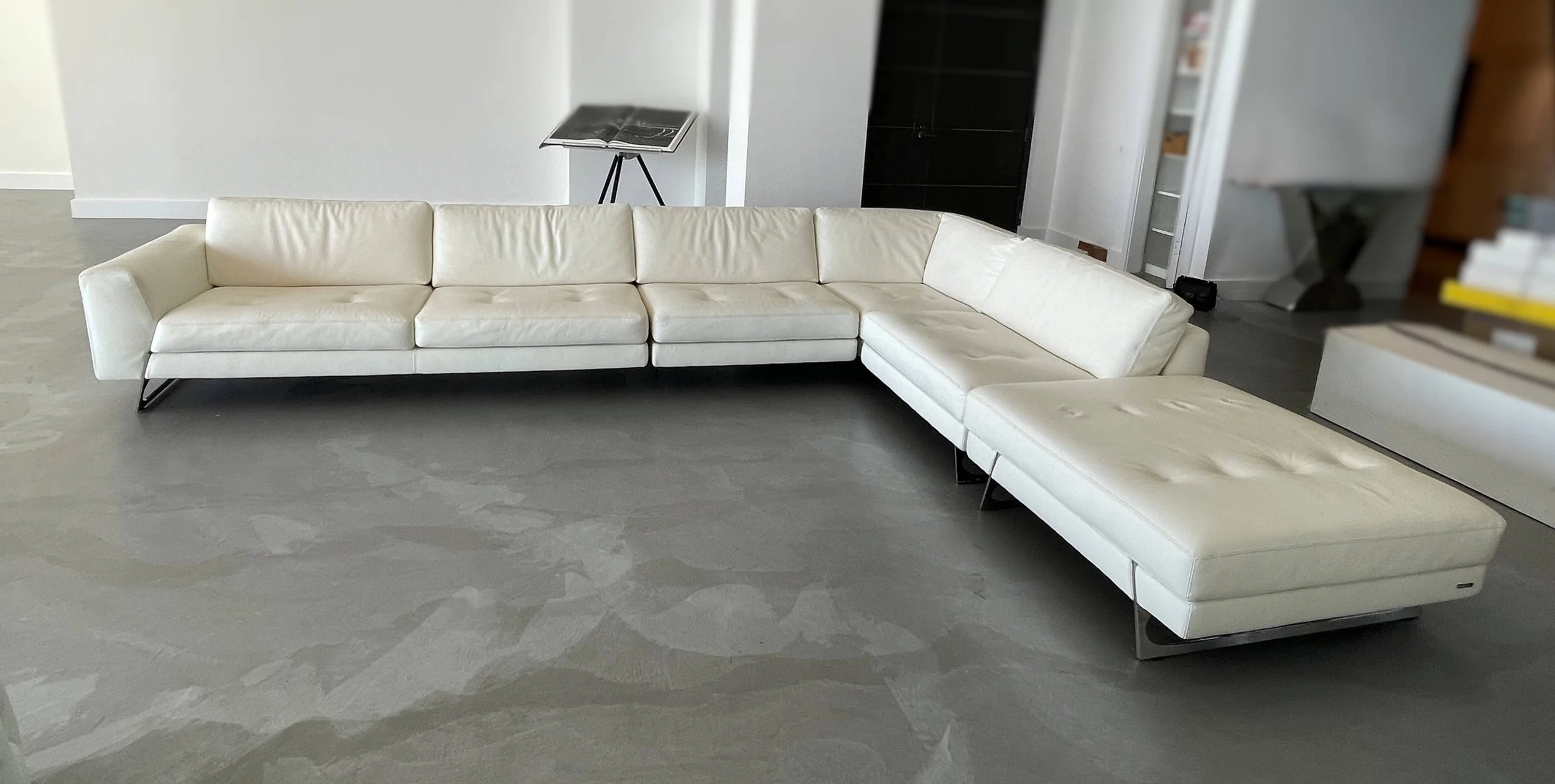 Encore Furniture Gallery-Roche Bobois Off-White Leather